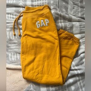 GAP women’s mustard yellow jogger sweatpants XS